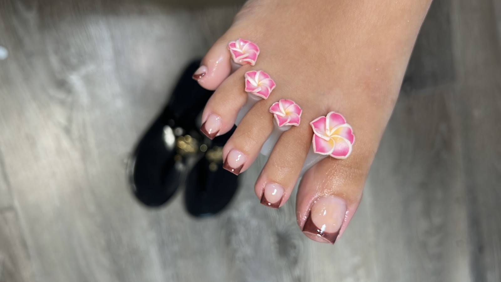 NAILS | GLITZZY NAILS | ACRYLIC NAILS | LONG NAILS | HARD GEL | POLIGEL | MANICURE | DEEP PEDICURE | nail work in Freeport, New York